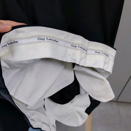 Κοστούμι βραδινό Guy Laroche σαν καινούργιο, μαύρο με λεπτή ρίγα