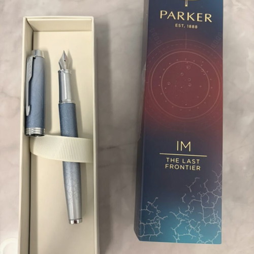 Parker I.M. Premium Special Edition Polar fine gray steel fountain pen new with 5 blue inks