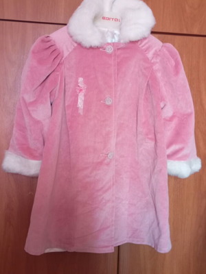 Children's coat like new pink 3-5 years with fur