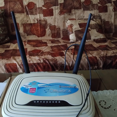 TP-Link TL-WR841N wireless router used