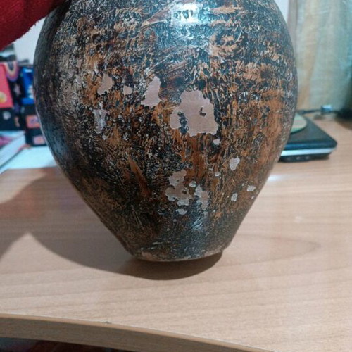 Decorative ceramic vase used with Ikaros motif