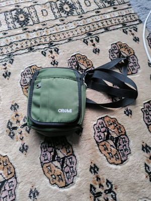 Men's shoulder bag like new with three compartments