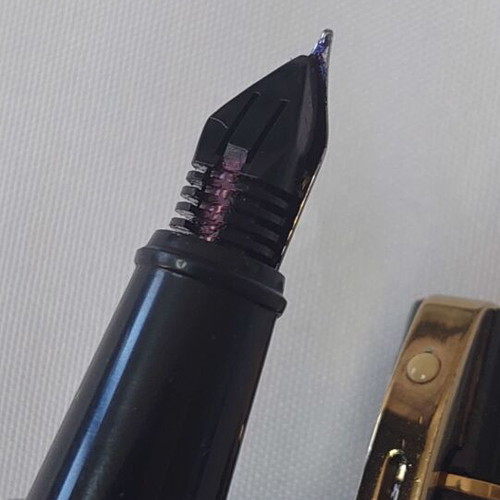 Sheaffer 300 Gloss Black Pen used with scratches