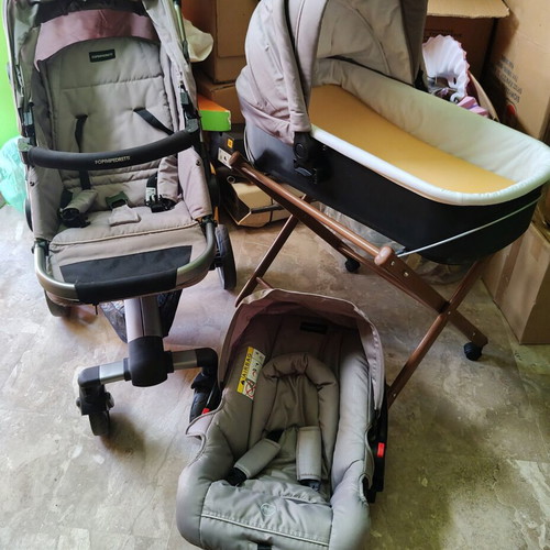 3-in-1 baby stroller with bassinet, car seat and accessories