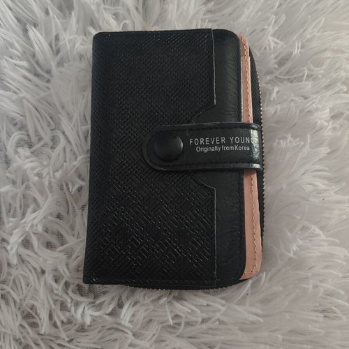 Wallet like new, ideal size, black