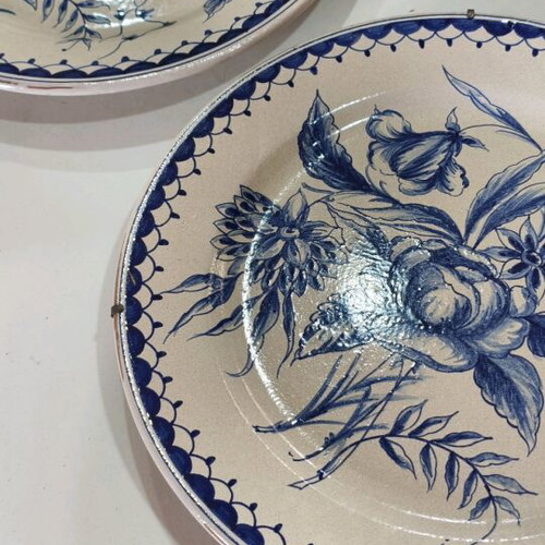 Decorative plates like new, pack of 2, handmade with artist signature