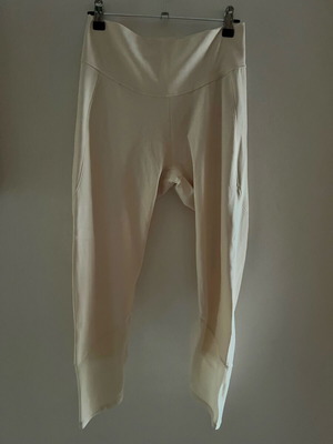Adidas 3/4 leggings beige white size L like new