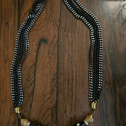 Vintage women's necklace like new, black