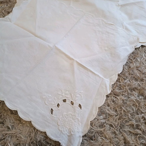 Bridal bed sheets set with lace like new for double bed