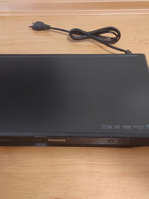 Philips DVP3850/12 DVD Player like new with remote
