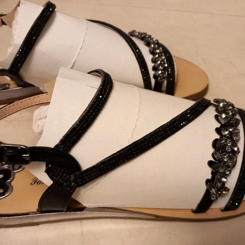 Women's sandals size 36 black like new