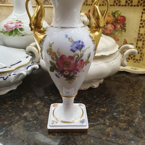 Alka Kunst Kaiser-Meissen porcelain vase model Nr.1440 like new