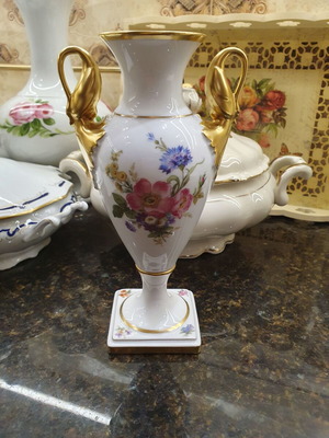 Alka Kunst Kaiser-Meissen porcelain vase model Nr.1440 like new