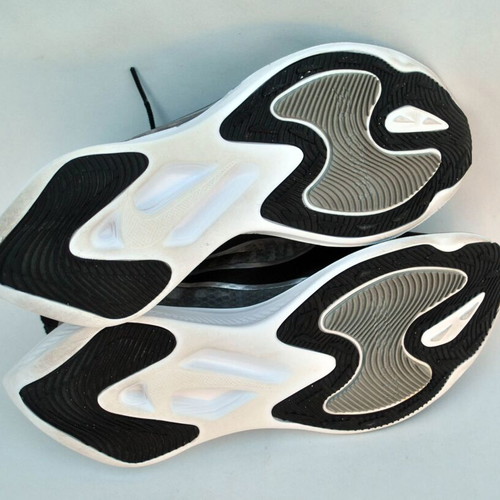 Nike Zoom Gravity athletic shoes like new, size 38, black