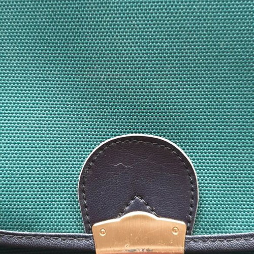 AmiiEt Retro Green Briefcase like new without lock