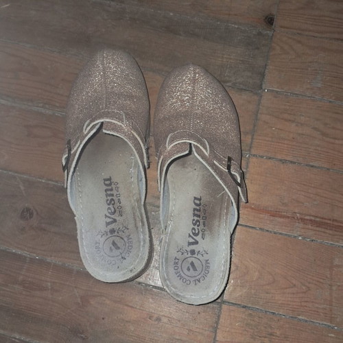 Vesna anatomical medical comfort clogs No 40, like new, gold glitter