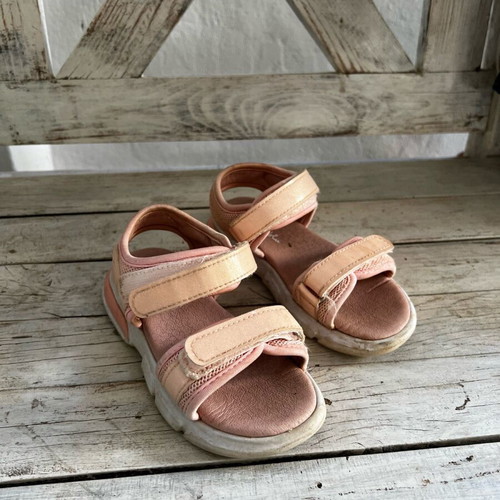 Girls' sandals used size 29 pink with soft sole