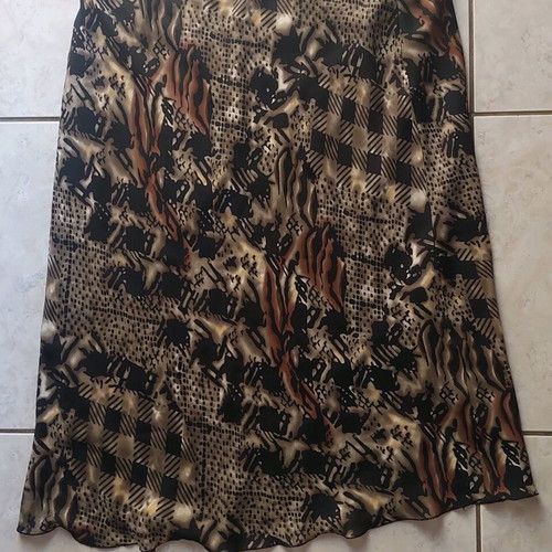 Women's skirt long like new, brown with pattern size 5