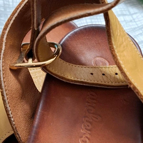 Commanchero leather sandals size 38 like new, yellow