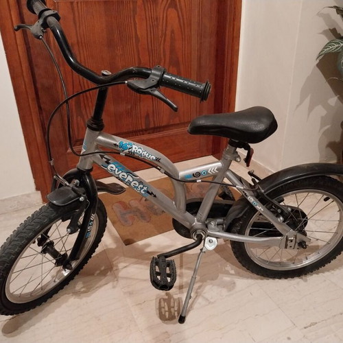 Children's bicycles like new, 24" gray/green and 12" small