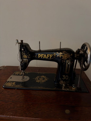 Pfaff sewing machine with cabinet like new, collectible