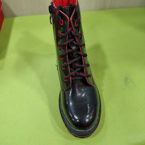 Adam's Shoes women's boots with platform sole, new, black