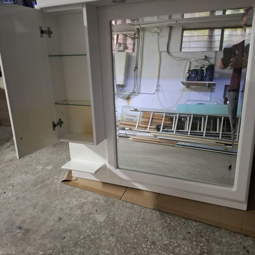 Bathroom mirror used