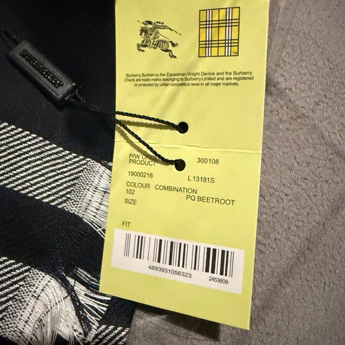 Burberry Check Cashmere Scarf new, black red white