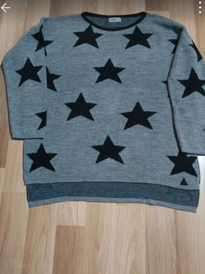 Agel sweater size L good only with Box now