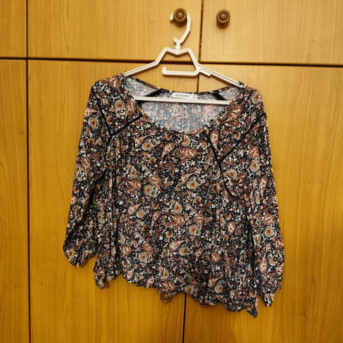 Attrattivo women's printed blouse used with three-quarter sleeves