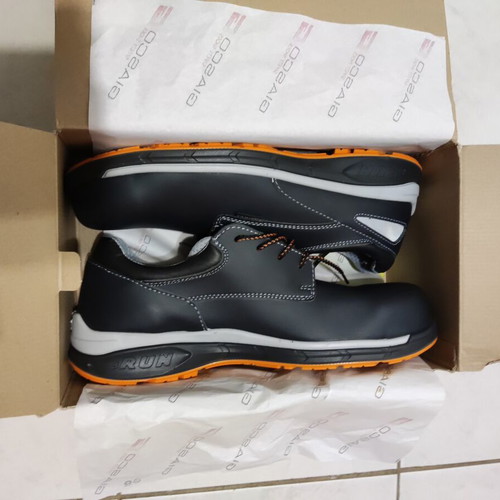Work shoes new, size 46