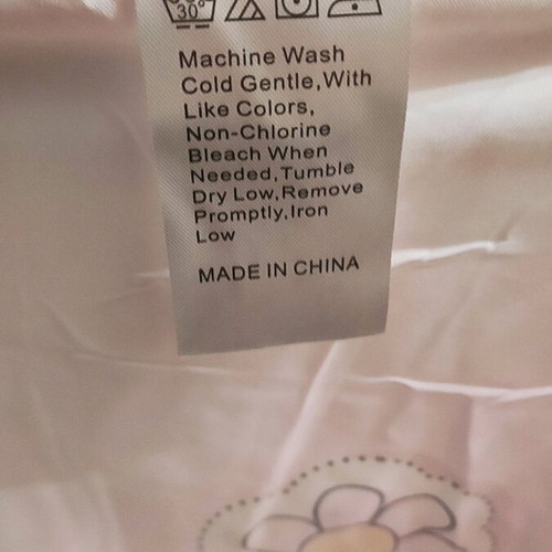 Pink Easter Gnome duvet cover like new, polyester 230x230