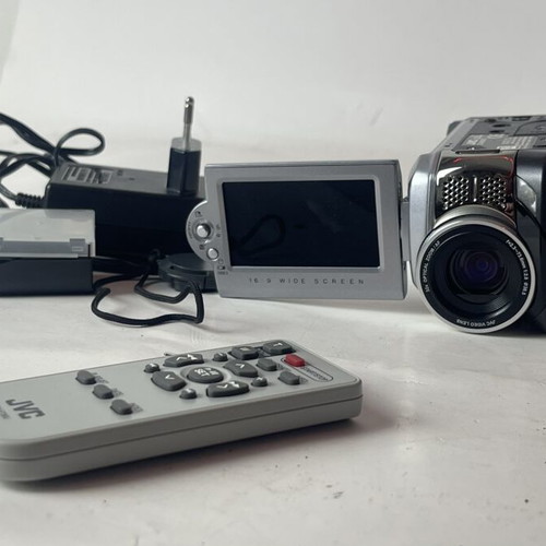 JVC Everio HDD Camcorder with 32x Optical Zoom and Samsonite Carrying Bag used