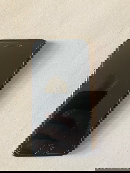 iPhone 7 black    Samsung Galaxy j3