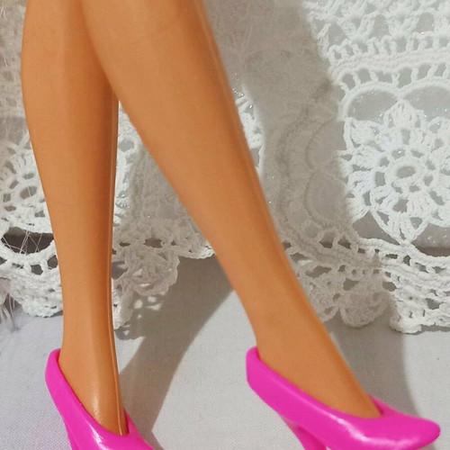Totally Hair Barbie Mattel 1992 like new, collectible