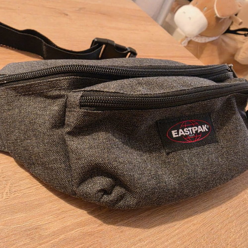 Eastpak Doggy Waist Bag Grey like new