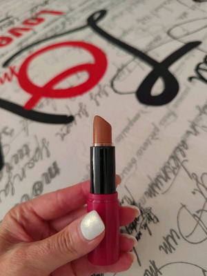 On Colour Oriflame Nude Beige used