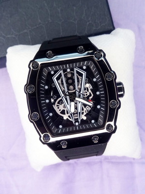 Men's watch new, luxury, waterproof with silicone strap