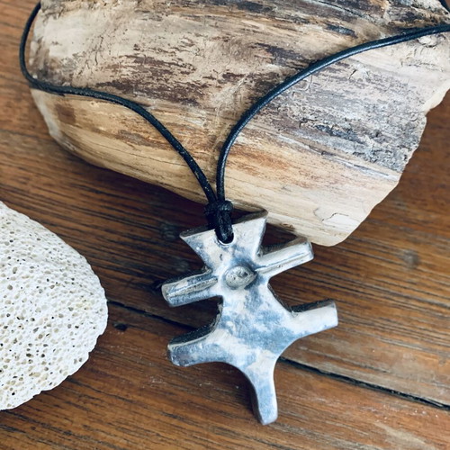 Vintage necklace new, leather and metal
