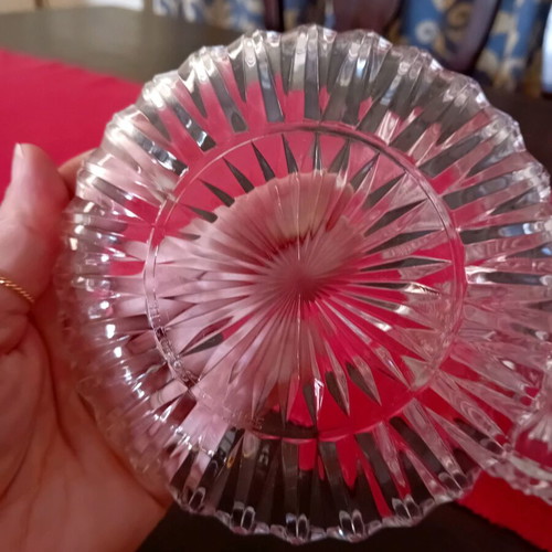 Set of 4 vintage glass dessert plates like new