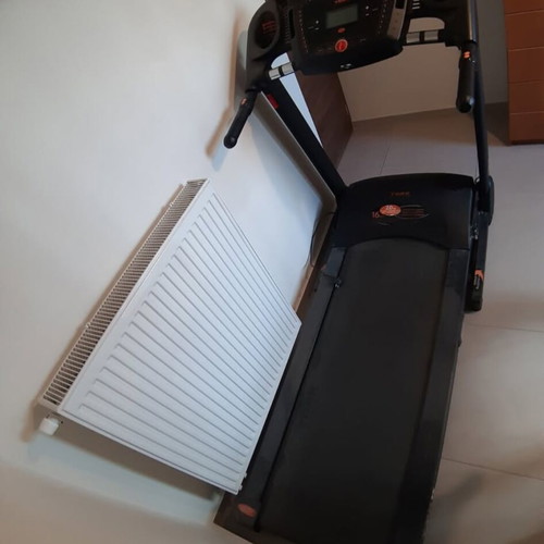 York Fitness Diamond T300 treadmill used with 16 speeds and 12 incline levels