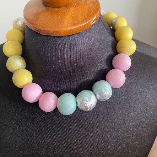 Necklace with round pastel beads and silver detail new