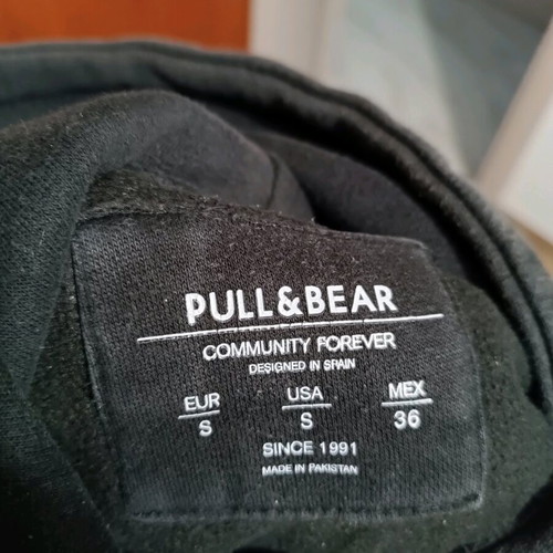 Pull&Bear black hoodie like new with drawstrings, size S