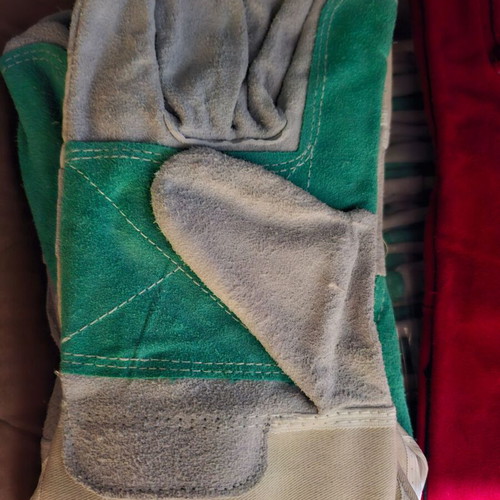 Work gloves new for heavy tasks, metal, wood etc.