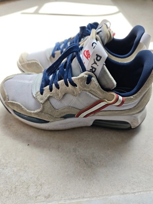 Nike Air Jordan sneakers used, size 42.5, white and blue