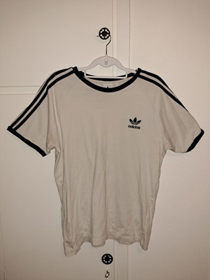 Adidas T-shirt size L, lightly used in very good condition