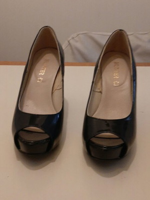 Black high heel pumps used size 37, 12cm heel