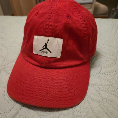 Jordan men's hat size L like new, red