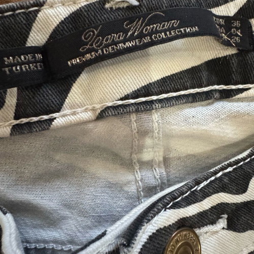 Zara jeans like new, size S, black and white, slim fit