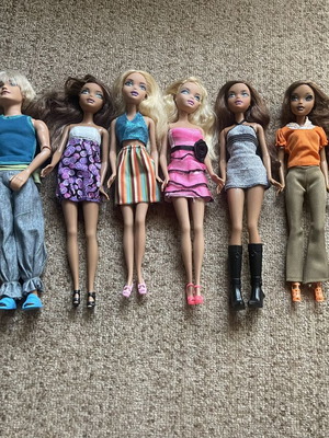 Barbie dolls My Scene collection and play set